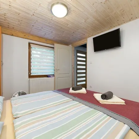 Fuered Deluxe Garden Apartment Balatonfured Exterior photo