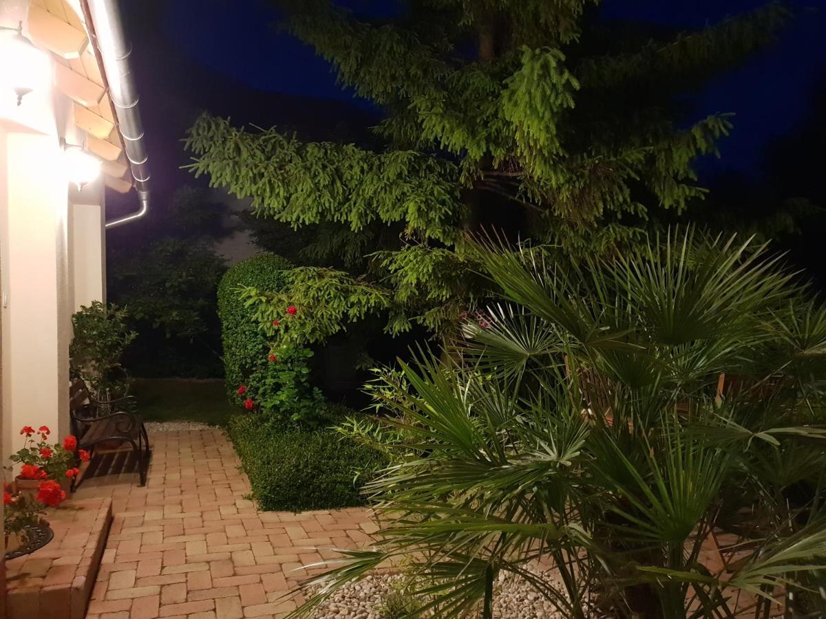 דירה Fuered Deluxe Garden באלאטונפורד